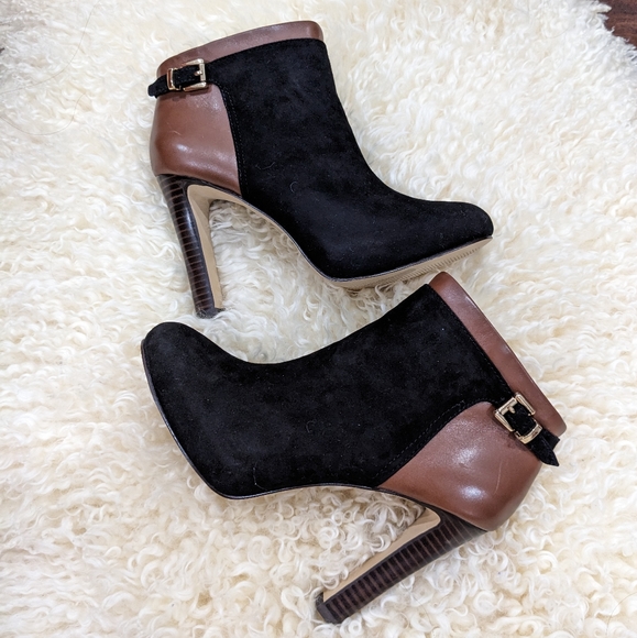 Banana Republic Trinna Ankle Bootie 6.5 - Picture 1 of 7